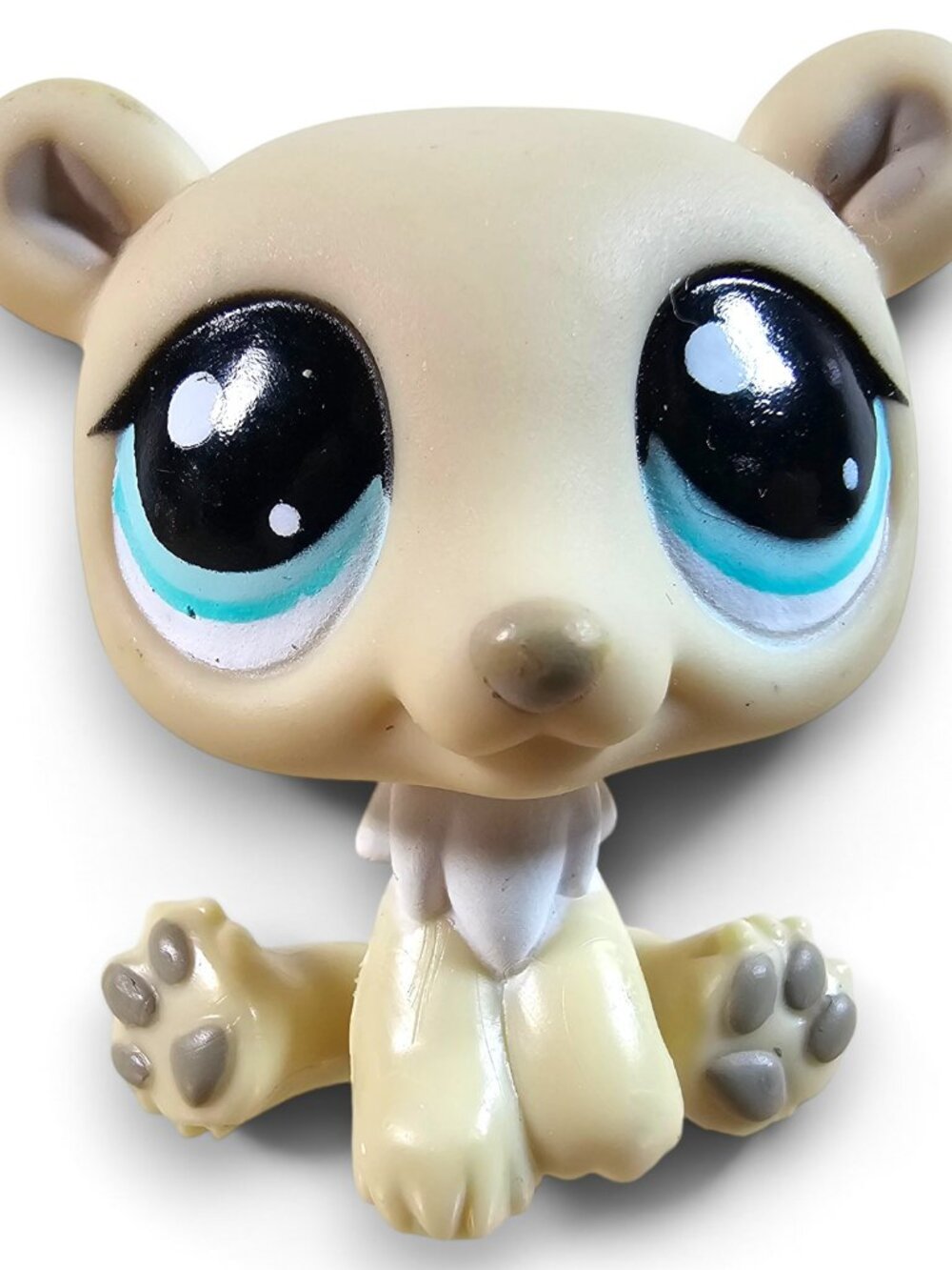 Hasbro Littlest Pet Shop #1000 Polar Bear Cream White Blue Dot Eyes LPS